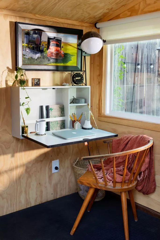 Desks For Small Spaces