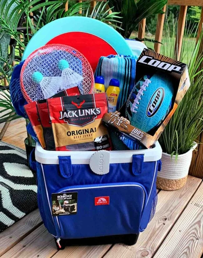 easter day summer themed basket image