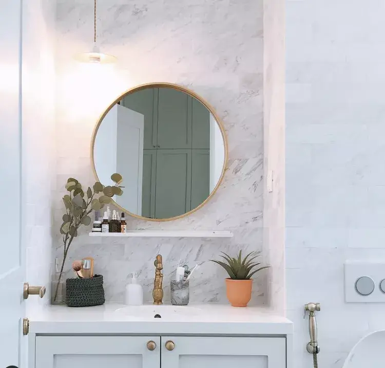 bathroom counter that has been decutter and is clear