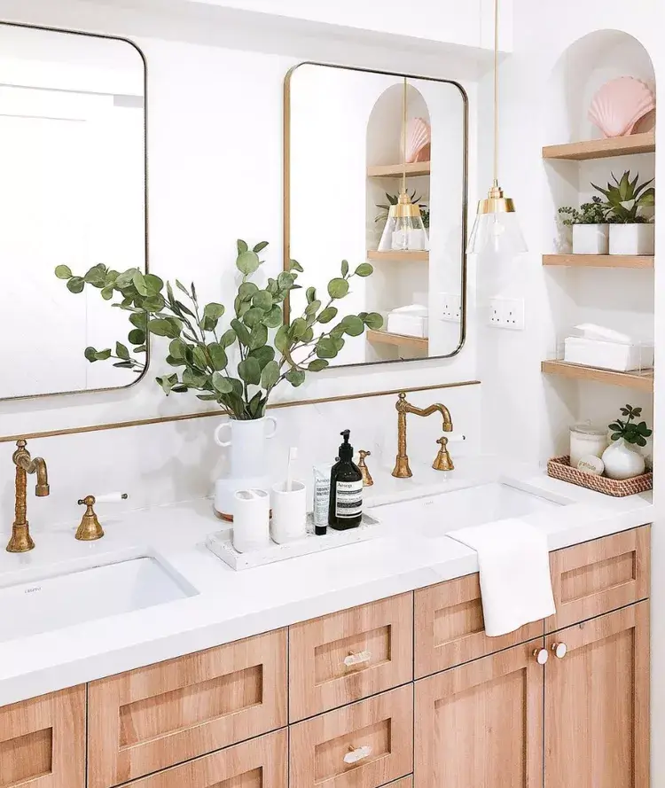 declutter bathroom and use tray for storage