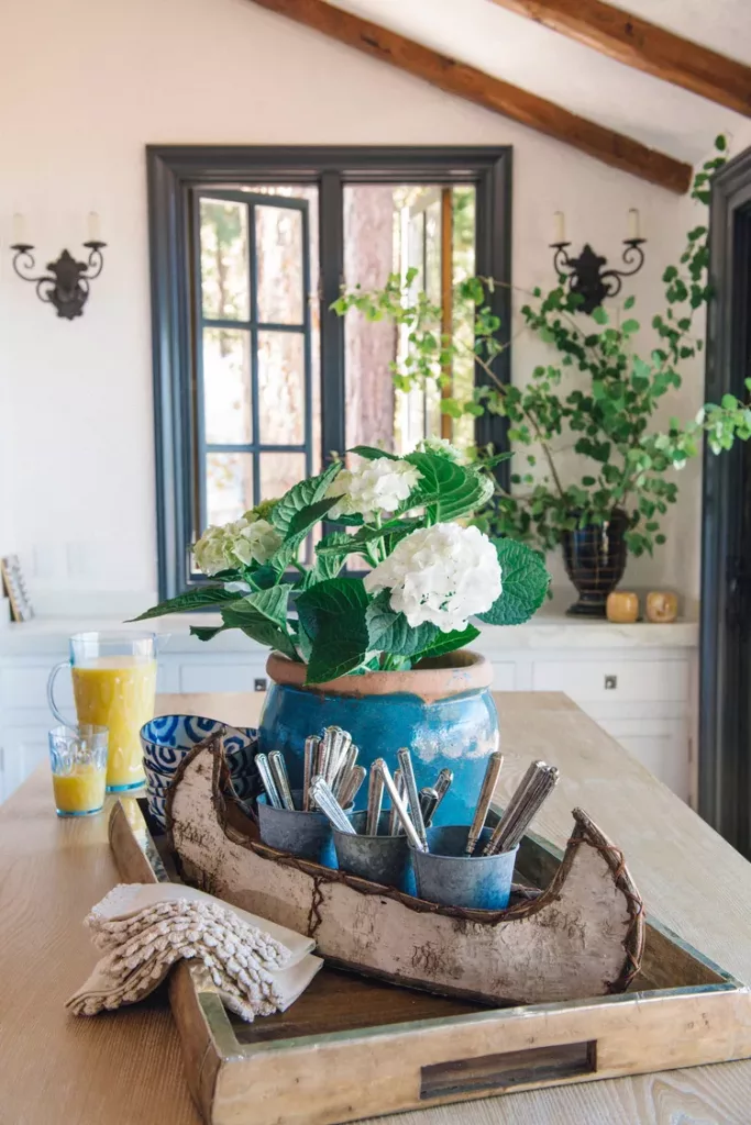 dining table centerpiece
