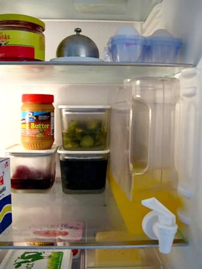 Small Fridge Organization
