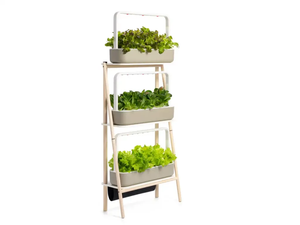 vertical indoor gardening with click and grow