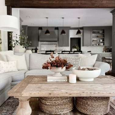farmhouse decor ideas for coffee table
trays baskets and bows