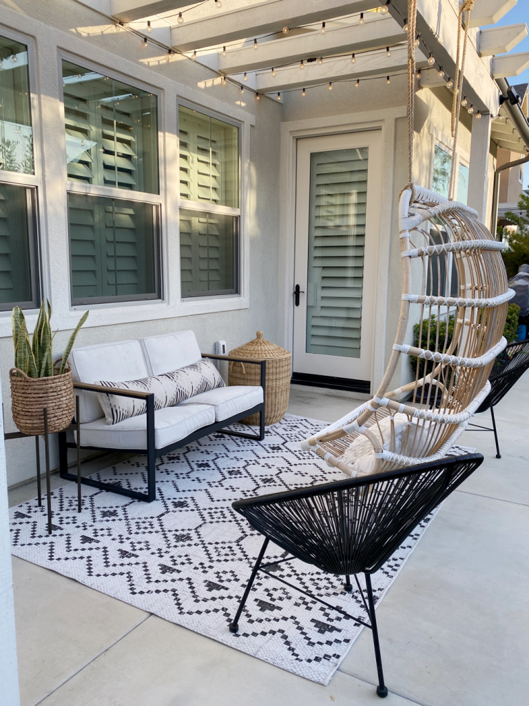 image rug Small Patio Decor Ideas