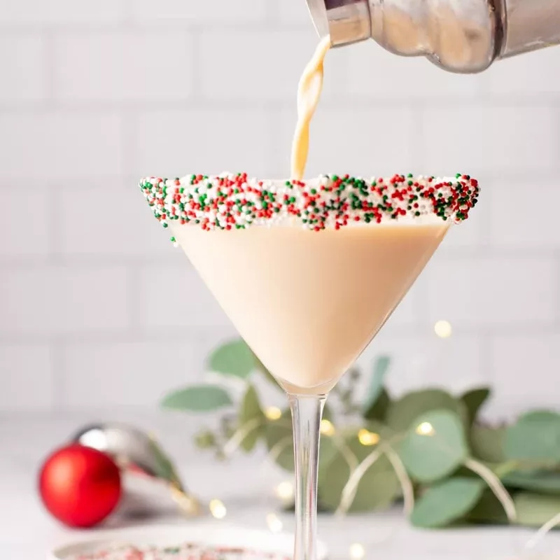 christmas themed cocktail for christmas dinner
