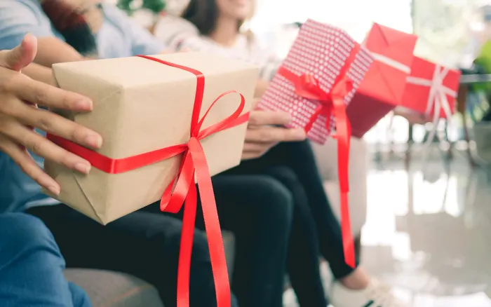 gifting of white elephant gift exchange,