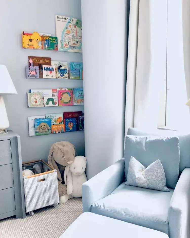 display books on wall 