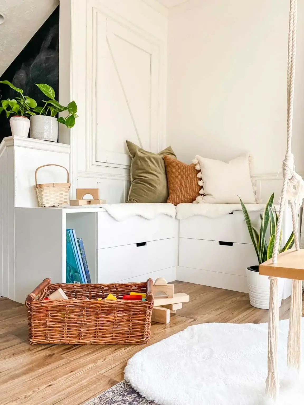 sorting toy ideas in built in bench