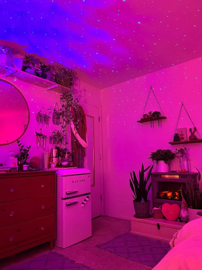 plants in baddie room 
photo by https://www.reddit.com/r/IndoorGarden/comments/11ntj48/indoor_plant_vibe/