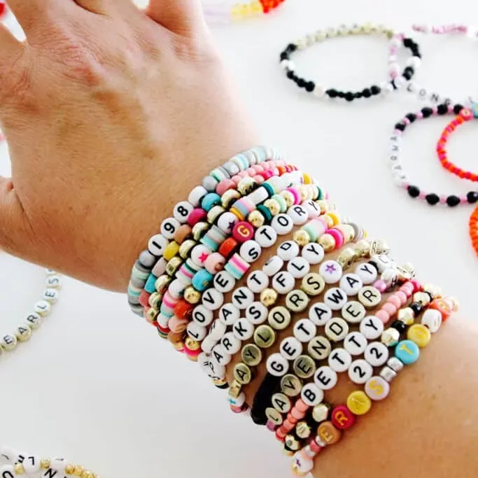 new year traditions friendship braclets image from https://seekatesew.com/beaded-friendship-bracelets-diy/