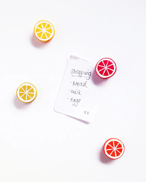citrus clay magnets image from https://makeandtell.com/blogs/blog/make-your-decor-citrus-clay-magnets