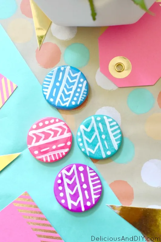 clay magnets image from https://www.deliciousanddiy.com/diy-clay-fridge-magnets/