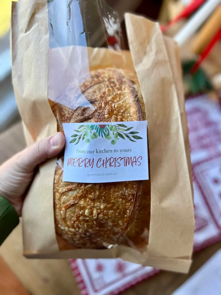 easy homemade presents sourdough
image from https://amybakesbread.com/gifting-sourdough/