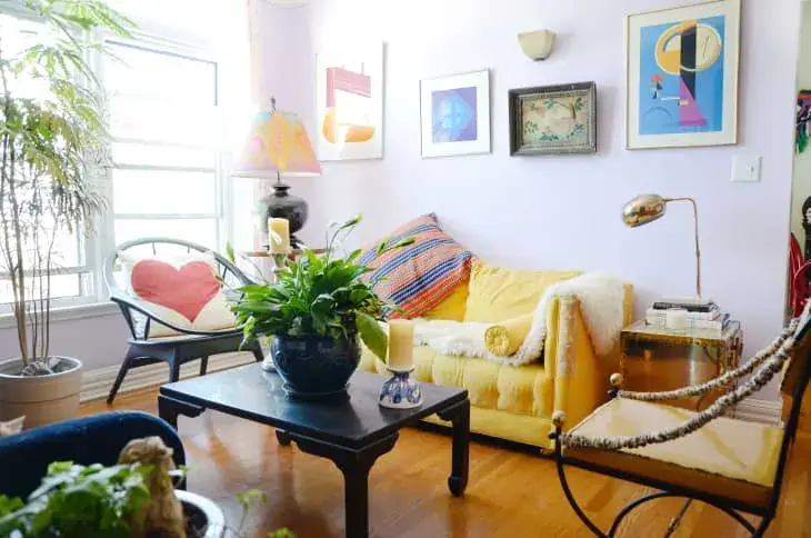 oversized table lamp in the corner of a living room
