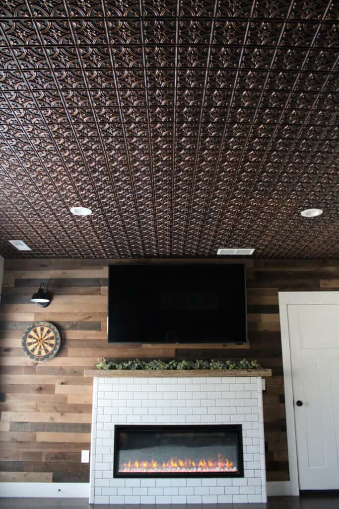 Industrial-style black tiled ceiling 