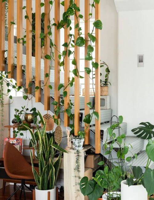how to decorate staircase with plants