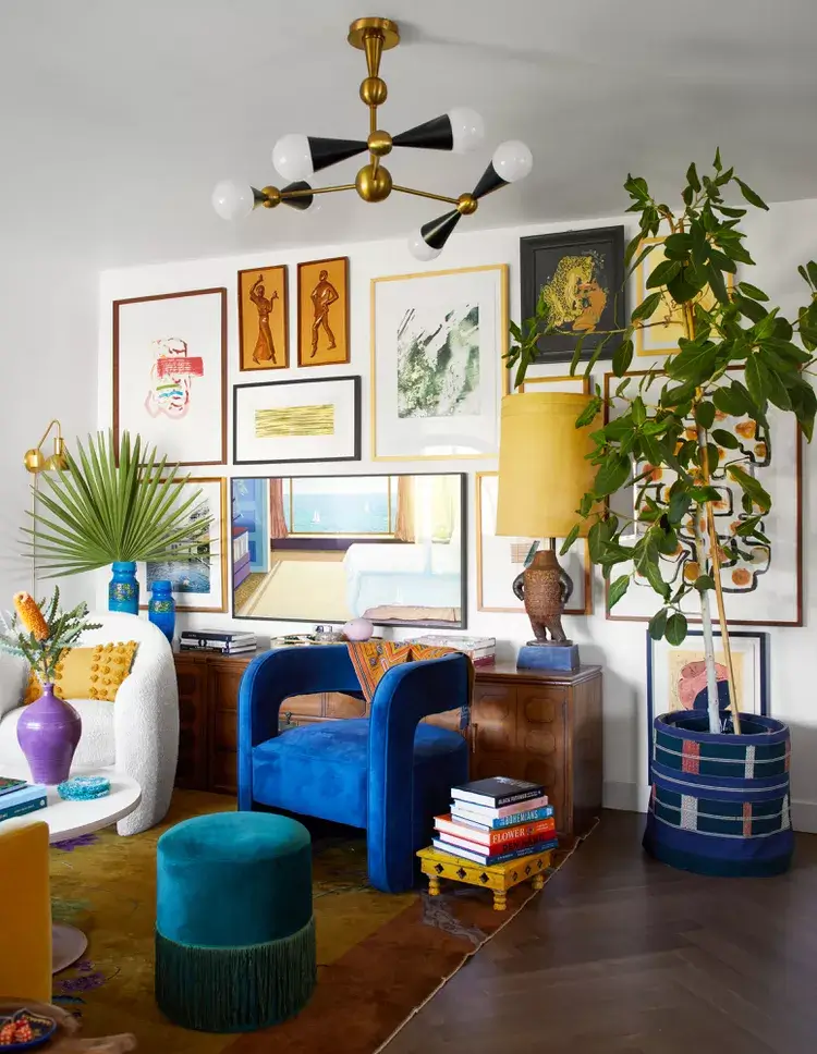 living room upgraded with Renter-Friendly gallery wall ideas