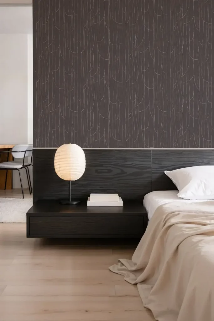 fine line detailed wallpaper, gives a classic look with hand drawn lines.