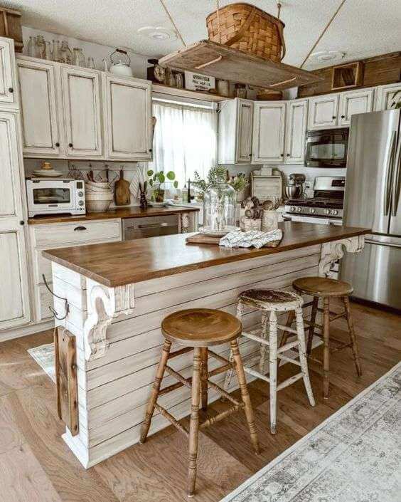 Farmhouse / Cottage style of home